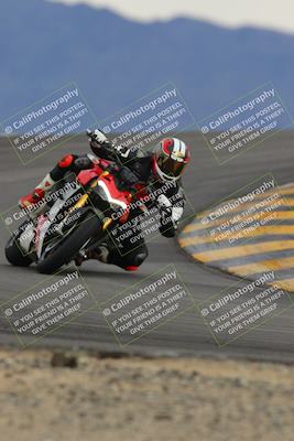 media/Jan-14-2023-SoCal Trackdays (Sat) [[497694156f]]/Turn 12 (120pm)/